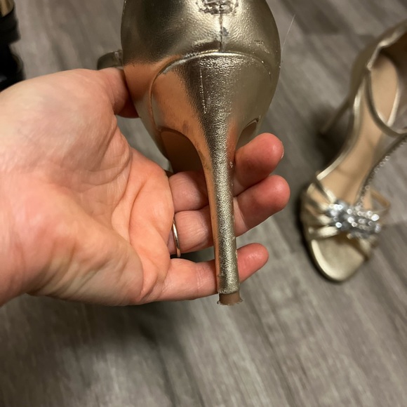 Jewel badgley mischka Sandals. - Picture 2 of 6